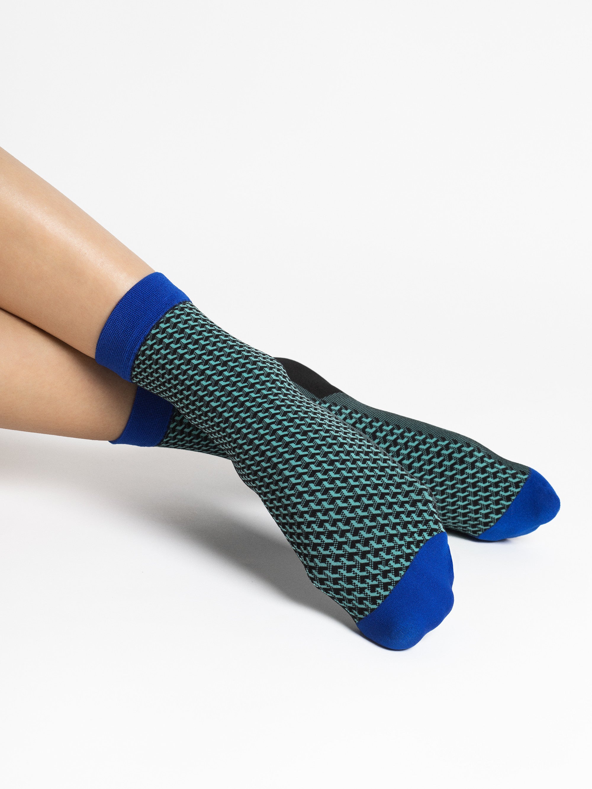 Fiore Op-Art Geometric Ankle Socks – 40 Den