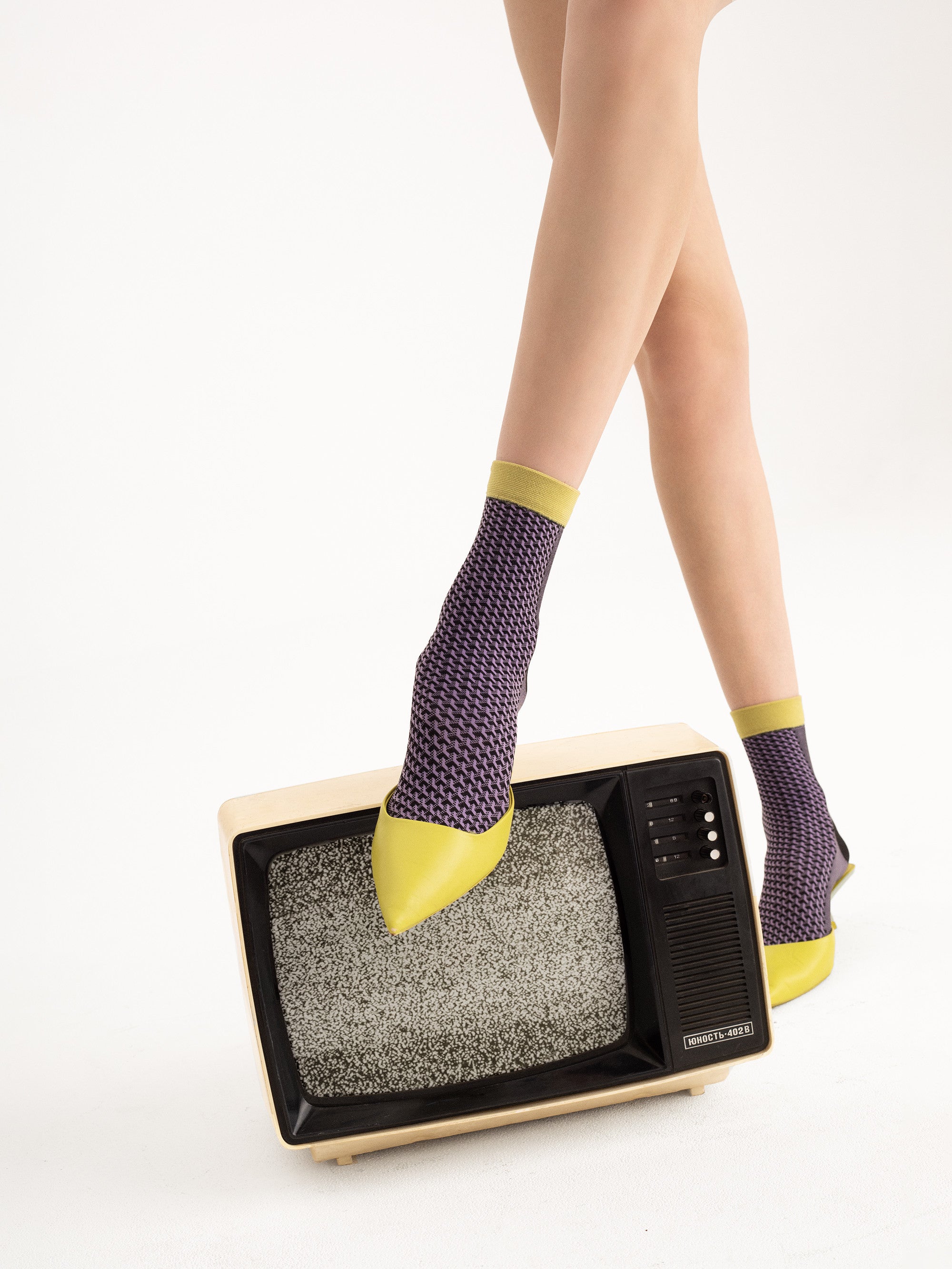 Fiore Op-Art Geometric Ankle Socks – 40 Den