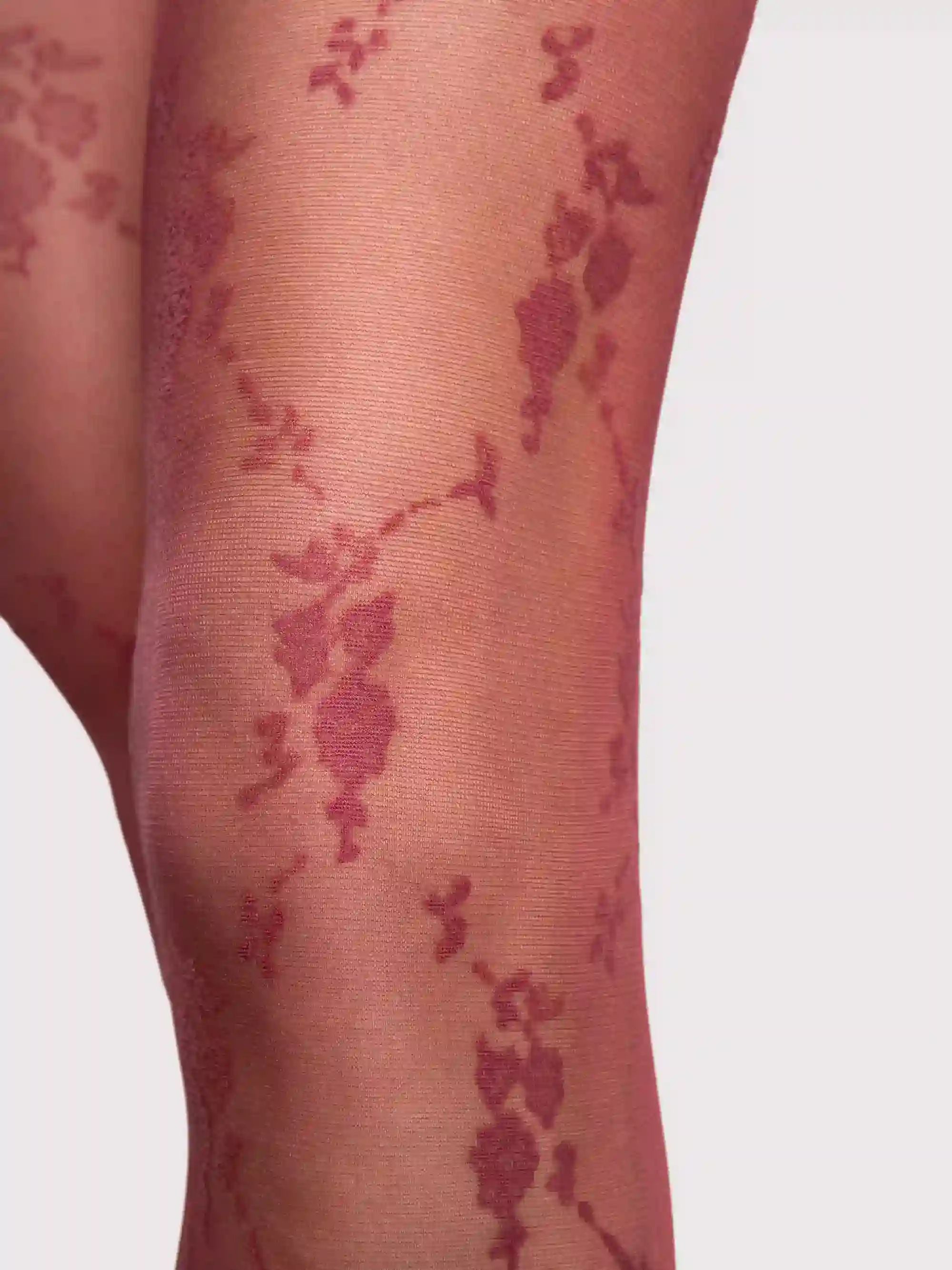 Fiore Rosalia Floral Lace Pattern Control Top Pantyhose - 20 Den