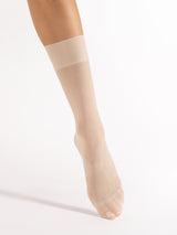 Fiore Glossy Mesh Crew Socks – 20 Den