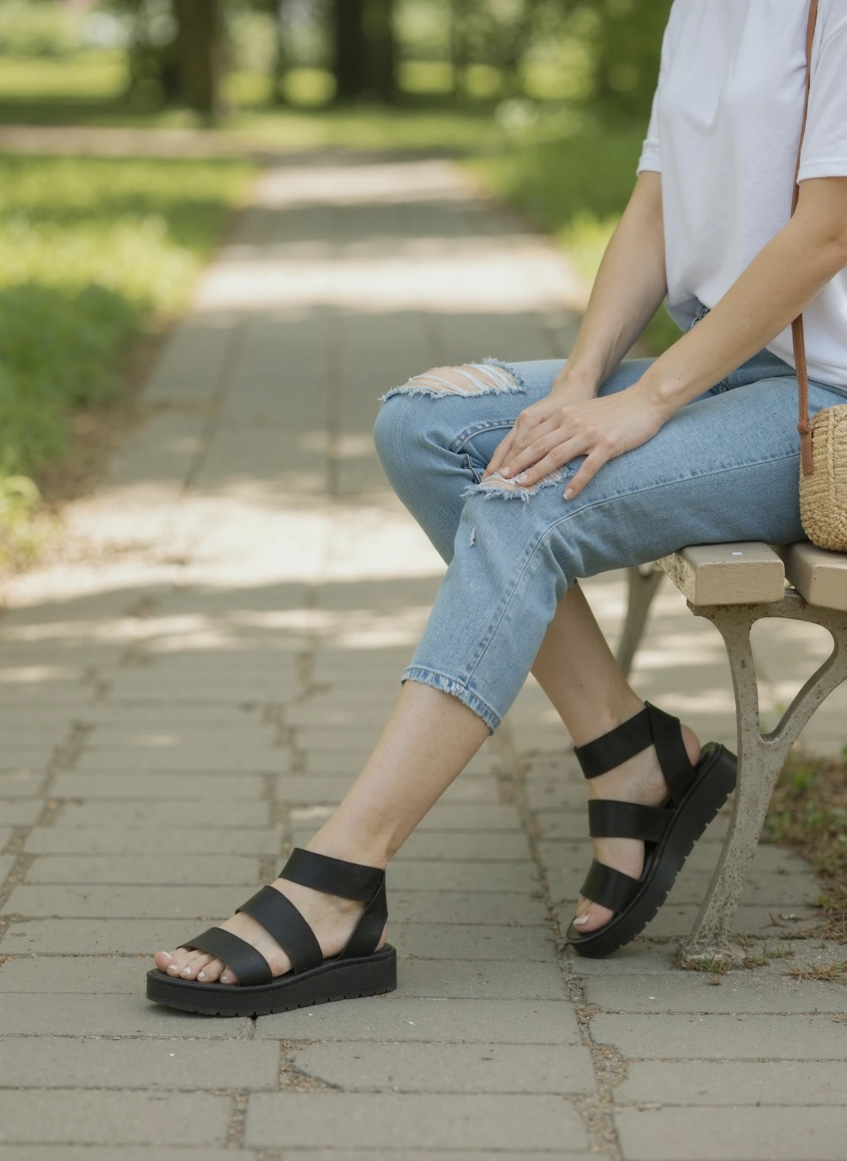 Black Elastic Strap Platform Sandals – Comfortable Slip-On Sandals